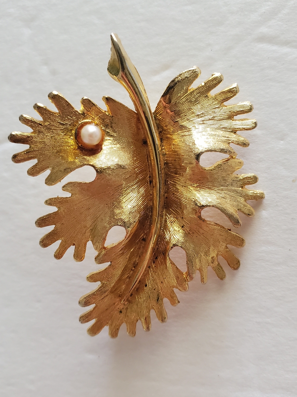 Vintage Monet Faux Gold Brooch Leaf With Pearl Women Jewelry